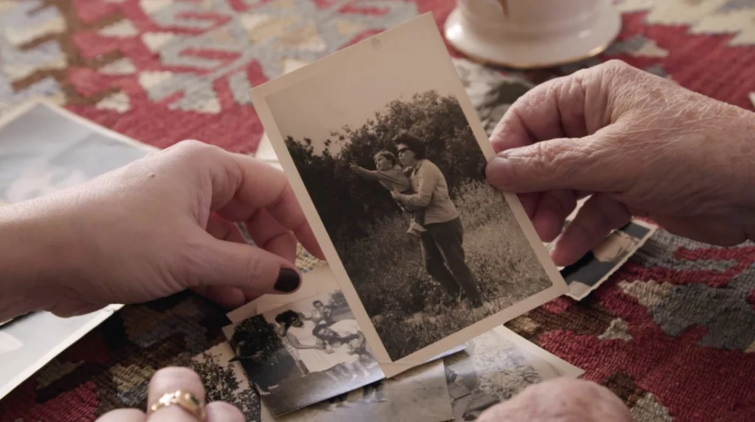 Το ντοκιμαντέρ "Είμαι Εγωίστρια;" της Τερέις Σέχτερ κάνει περμιέρα στην ΕΡΤ3 με αφορμή την Γιορτή της Μητέρας