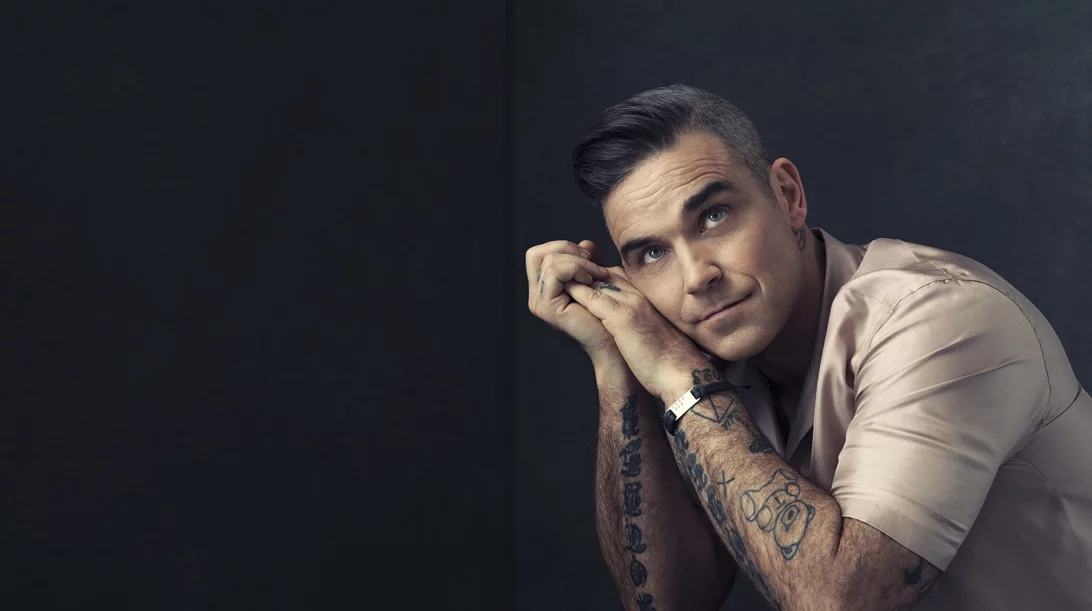 Robbie Williams: Εγκαινιάζει το Rockwave 2023 και όλοι περιμένουν ένα ποπ υπερθέαμα