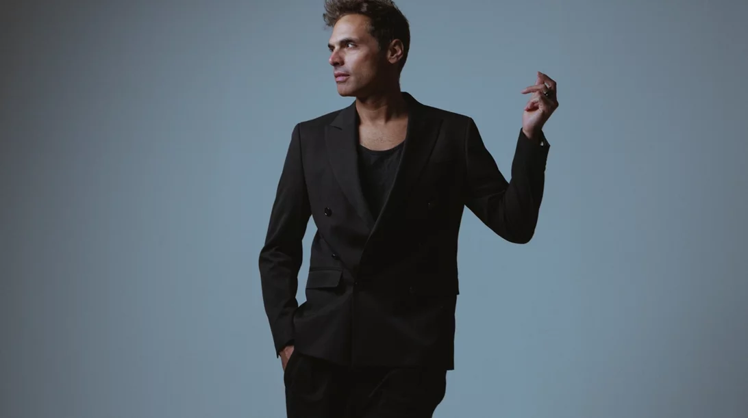 Ο Γιώργος Παπαγεωργίου και οι Polkar σε μια απρόβλεπτη συναυλία στον Σταυρό του Νότου