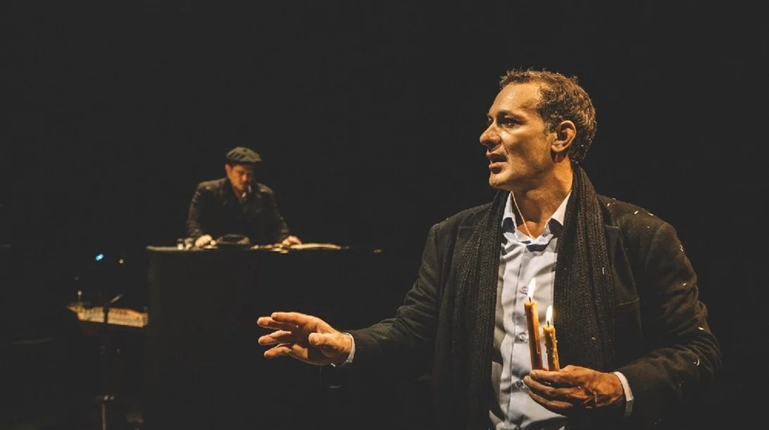 "Ο Αμερικάνος" του Παπαδιαμάντη σε σκηνοθεσία - ερμηνεία Θανάση Σαράντου επιστρέφει για 14η χρονιά