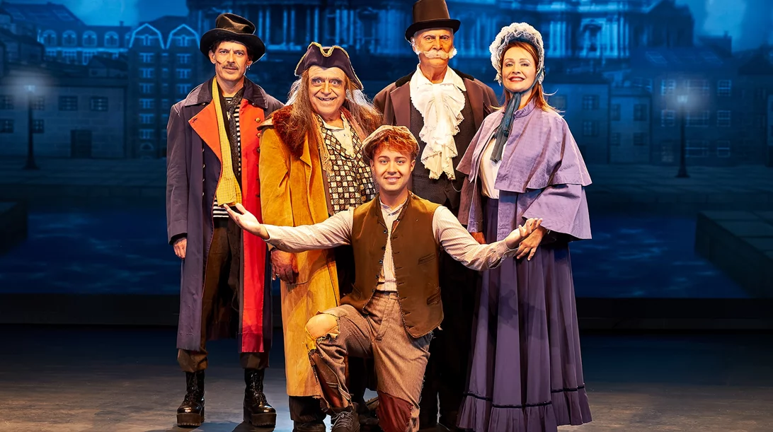 Δύο θεατρικές παραστάσεις στον Ελληνικό Κόσμο