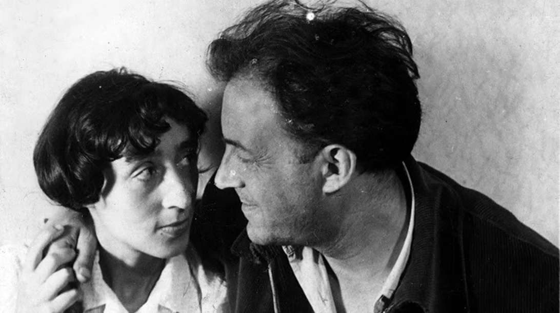 Το Βράδυ Υποχωρεί