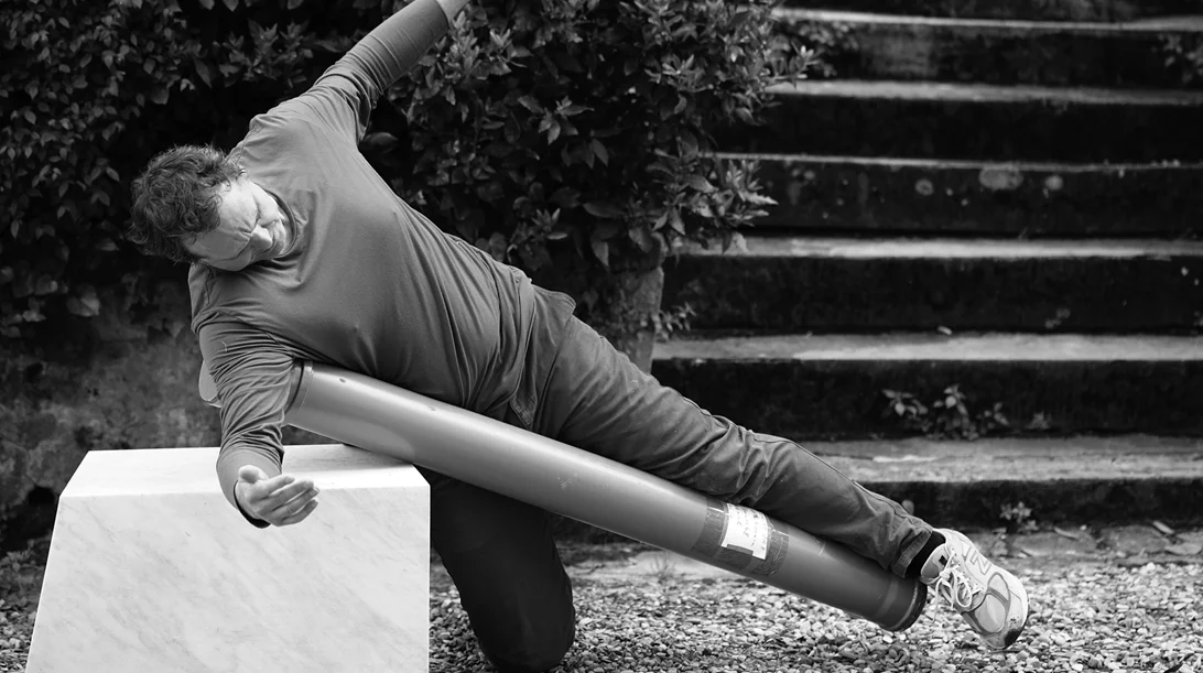 Ο Jeremiah Day διδάσκει τις στρατηγικές του "Νέου Χορού" με μια δημόσια performance