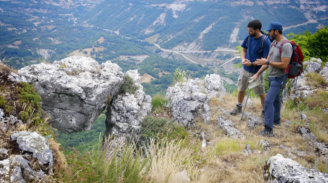"Άγρια Ελλάδα": Γιατί δεν πρέπει να χάσεις μία από τις καλύτερες ταξιδιωτικές εκπομπές της ελληνικής τηλεόρασης