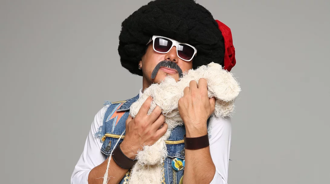 Ο Αποστόλης Μπαρμπαγιάννης επιστρέφει στον Σταυρό του Νότου με νέα σατιρική παράσταση