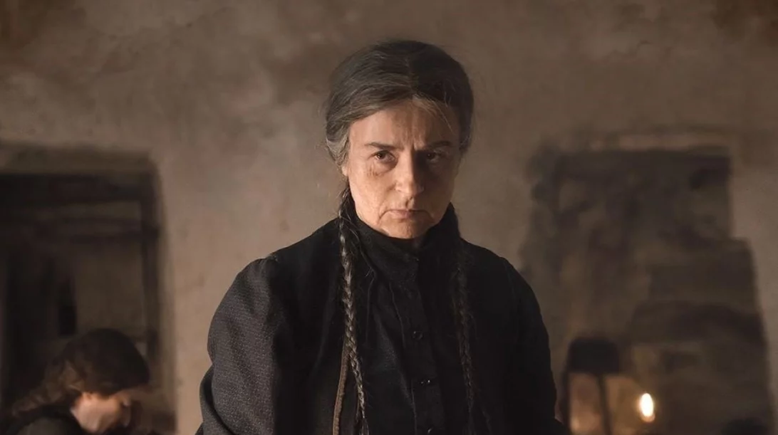 H "Φόνισσα" Καρυοφυλλιά Καραμπέτη στις οθόνες μας