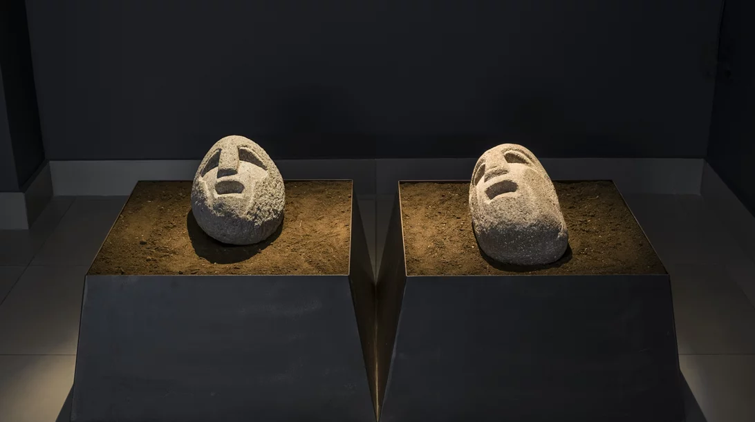 Η Βένια Δημητρακοπούλου "σμιλεύει τον έρωτα" στην γκαλερί Κουρντ