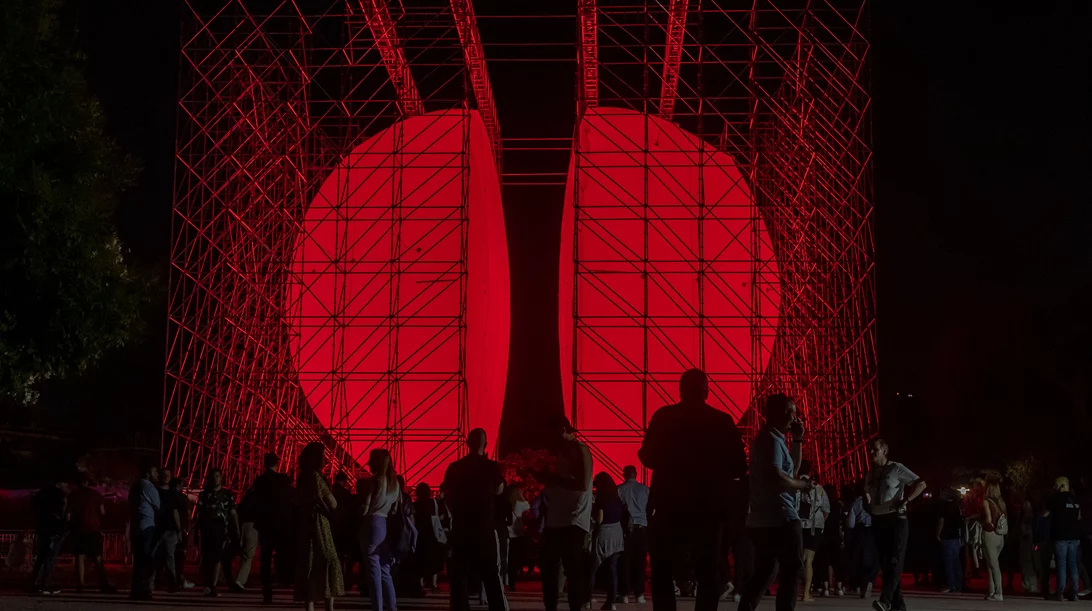 "Plasmata": Η ψηφιακή τέχνη συναντά τα μεταβαλλόμενα σώματα σε μια εντυπωσιακή έκθεση στο Πεδίον του Άρεως