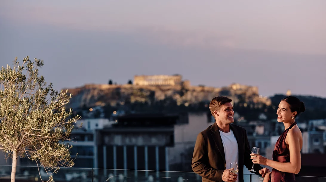 Titania Hotel: Γιορτές με θέα την Ακρόπολη