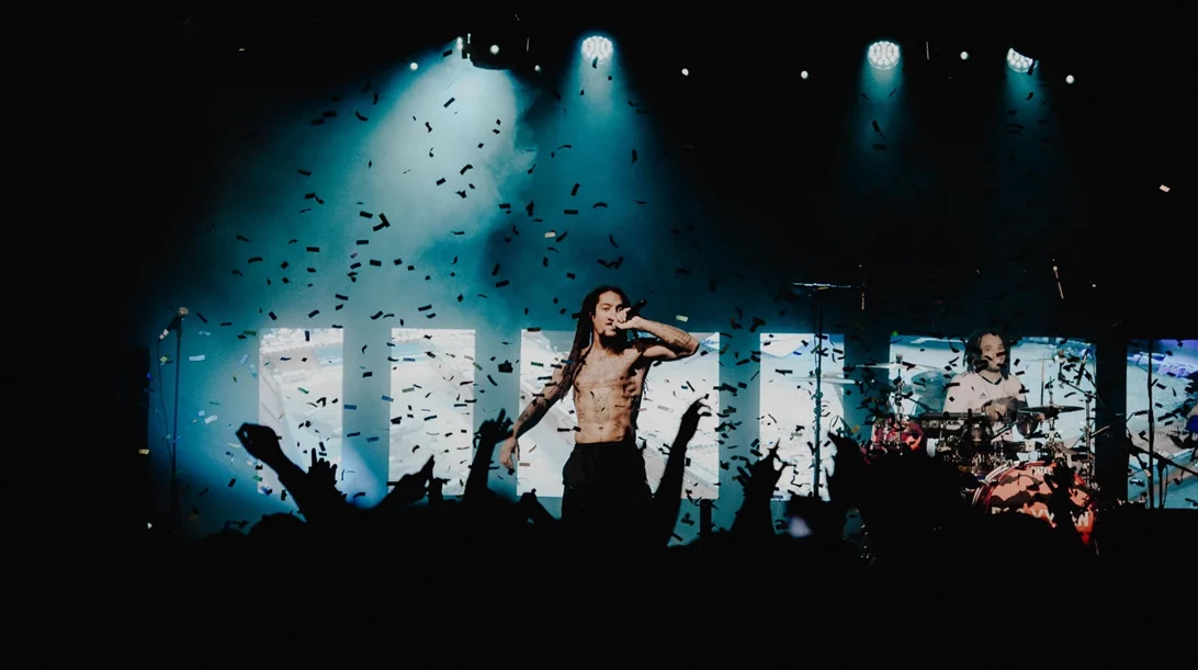 Για τους Bob Vylan η λογοκρισία που συνδέεται με τη γενοκτονία στη Γάζα είναι μοναδική στο είδος της