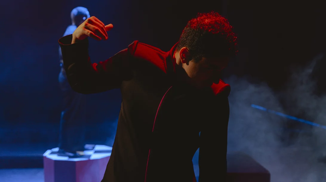 "Το ξύπνημα της άνοιξης In Reverse": μια ενηλικίωση από το τέλος στην αρχή