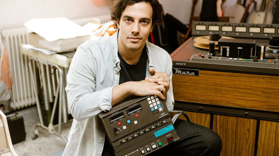 Σταύρος Άλλος: "Ο υπολογιστής δίνει την ψευδαίσθηση ότι σου λύνει τα χέρια ενώ σε αποπροσανατολίζει από την ίδια τη μουσική"