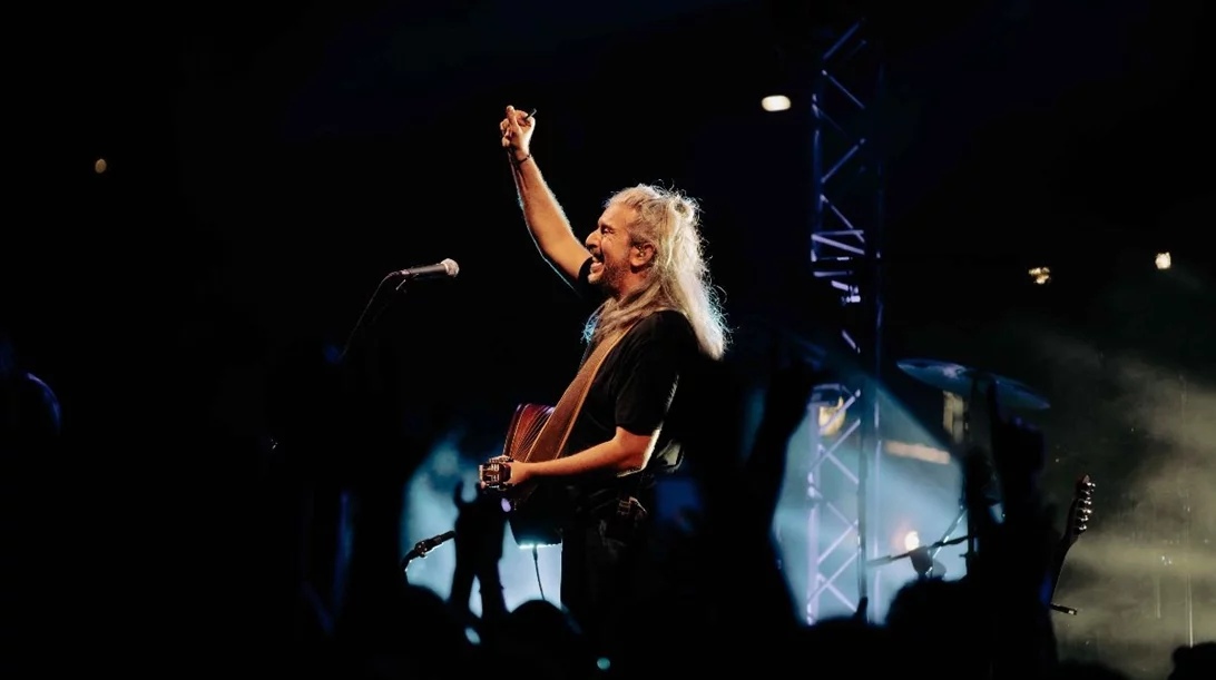 Sold out και οι δύο συναυλίες του Γιάννη Χαρούλη στο Δημοτικό Θέατρο Λυκαβηττού