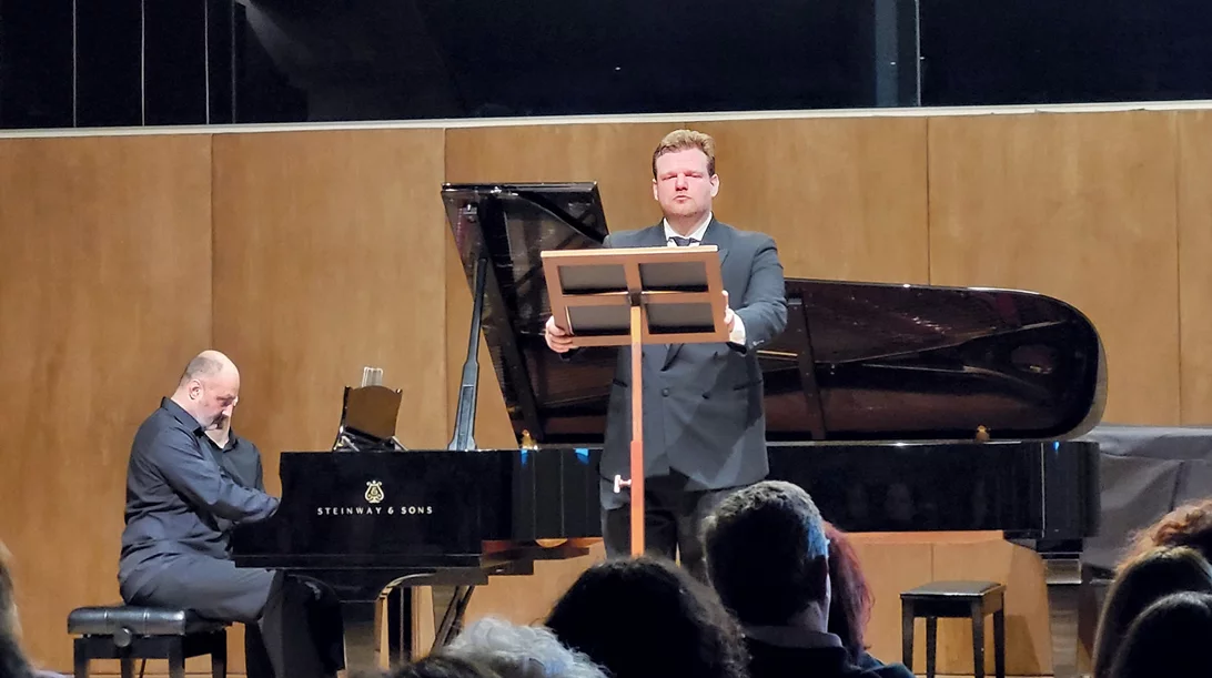 Σταυρακάκης, Καραπάνος, Σάντμαϊερ: πολλά υποσχόμενες εμφανίσεις για ένα λαμπρό μέλλον