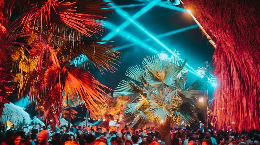 Οι Fideles "φέρνουν" το καλοκαίρι στο "Bolivar"