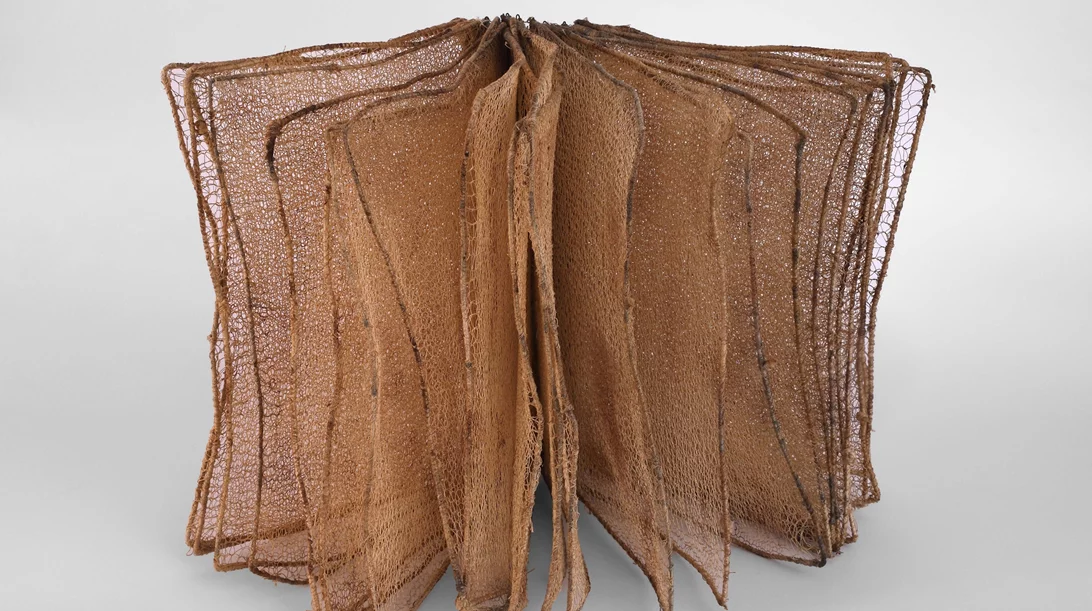 "Franca Sonnino. Νήμα, Σημάδι, Χώρος": Δύο εκθέσεις ανατρέχουν στο πολισχιδές έργο της Ιταλίδας εικαστικού