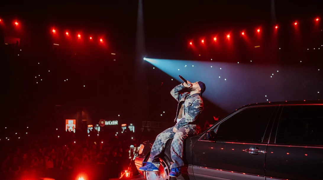 Toquel: Aποθέωση από μια λαοθάλασσα 16.000 νέων σε trap έκσταση