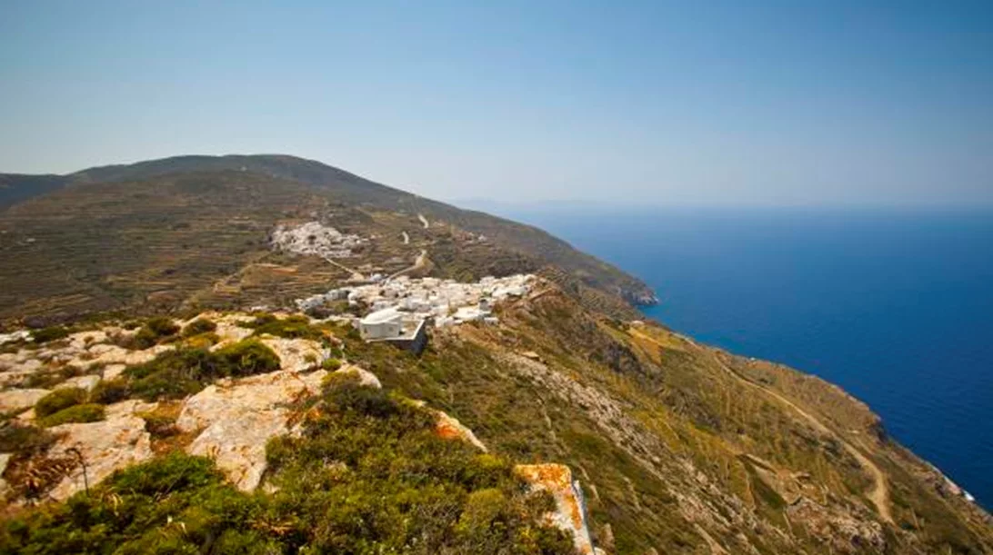 Σίκινος: ένα μικρό νησί που ξέρει να περνάει καλά