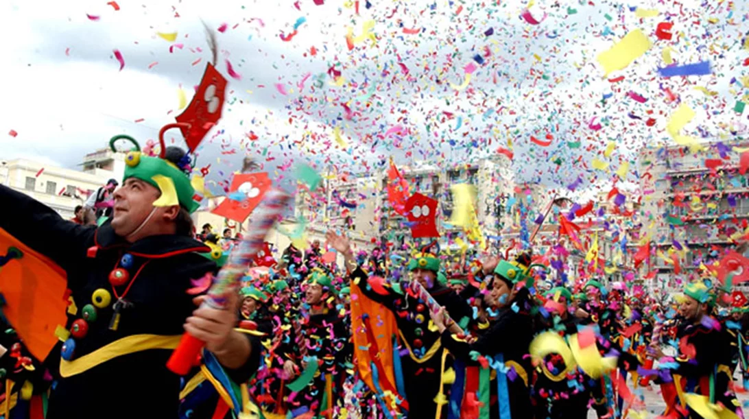 5+1 δημοφιλή καρναβάλια στην Ελλάδα