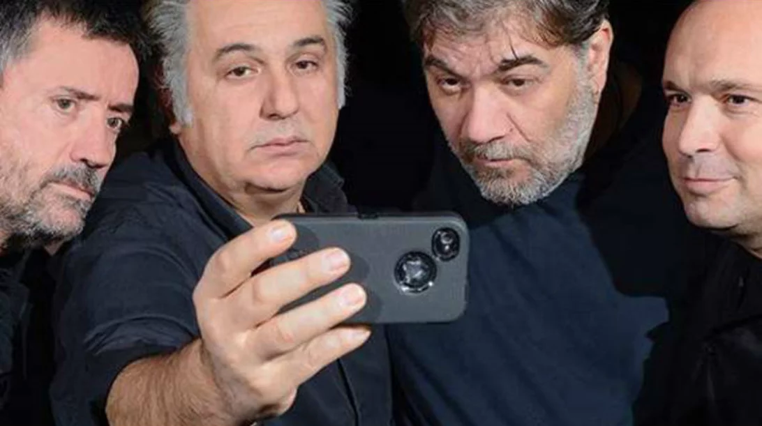 Άγαμοι Θύται: «Selfie» service!