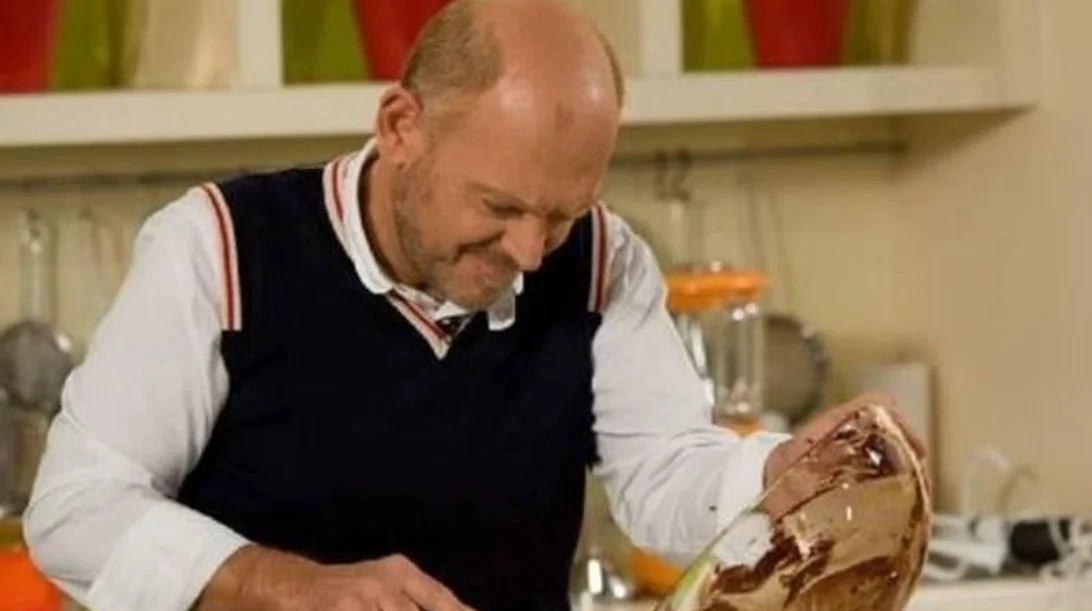 Ο Στέλιος Παρλιάρος γιορτάζει στον "Ιανό" τα 40 χρόνια του στην ζαχαροπλαστική