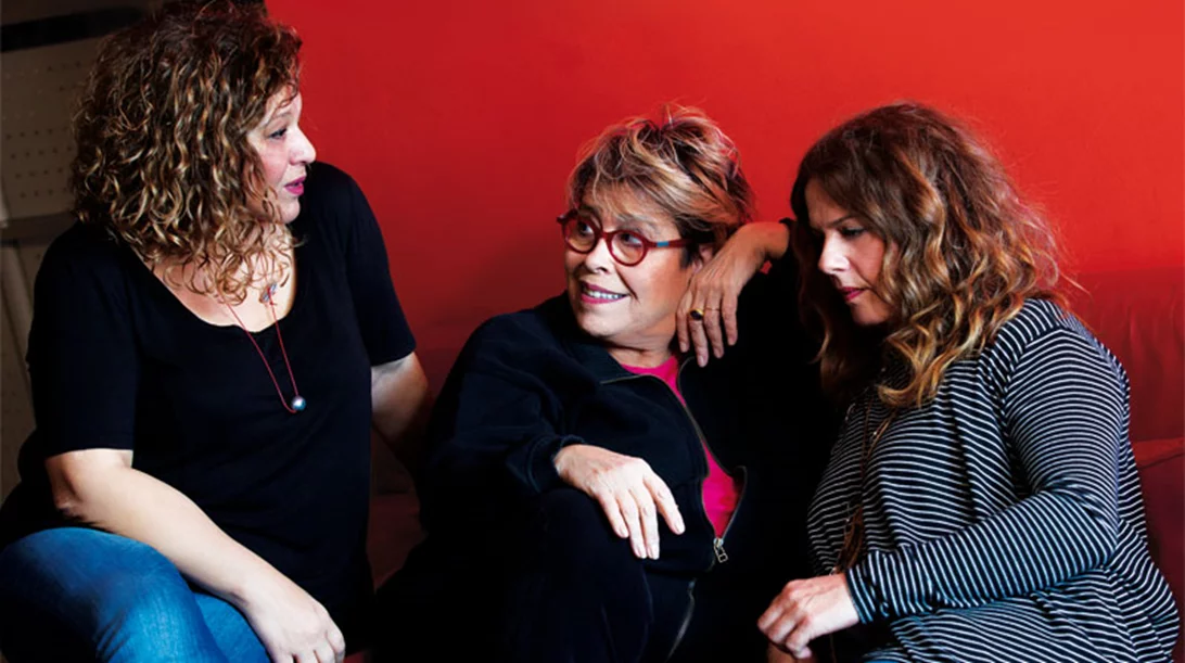 Δήμητρα Γαλάνη, Ελένη Τσαλιγοπούλου, Γιώτα Νέγκα μιλούν για το λαϊκό που μας ενώνει 