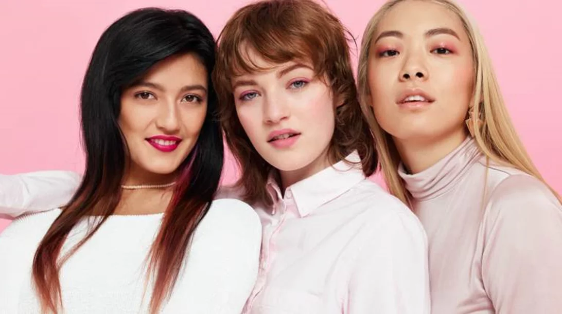 New brand  in town: Το όνομα του είναι 3ina και προφέρεται Mina 