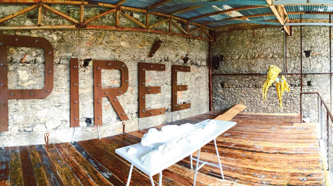 Κάτω στο «Piree»…