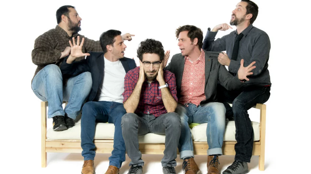 «Big Talk»: Πέντε stand-up κωμικοί λύνουν όλα τα διλήμματα