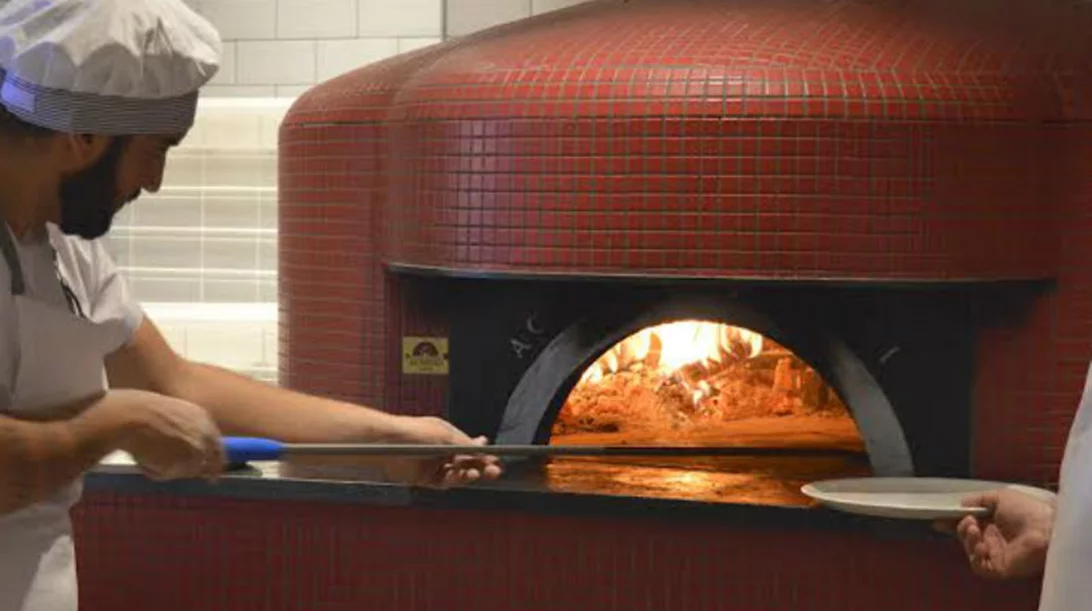 Pizza Νapoletana + Aperitivo = Napolitivo