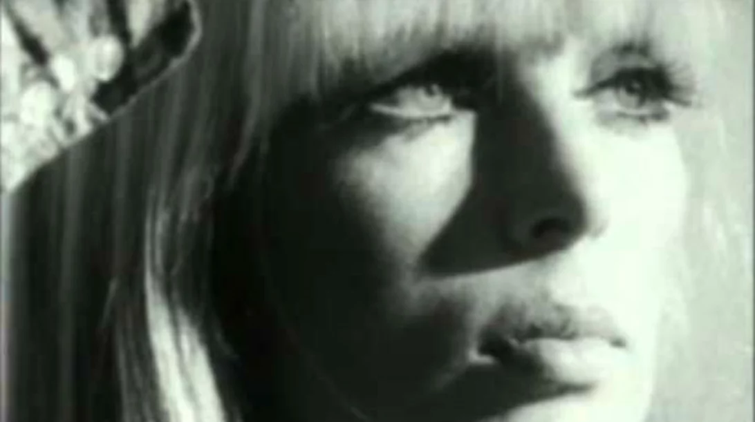 Track of the Day: "I'll Be Your Mirror" - Velvet Underground & Nico