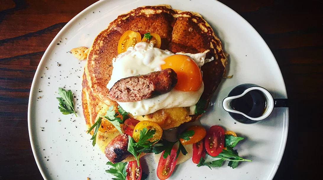 Δύο brunch που γειτονεύουν