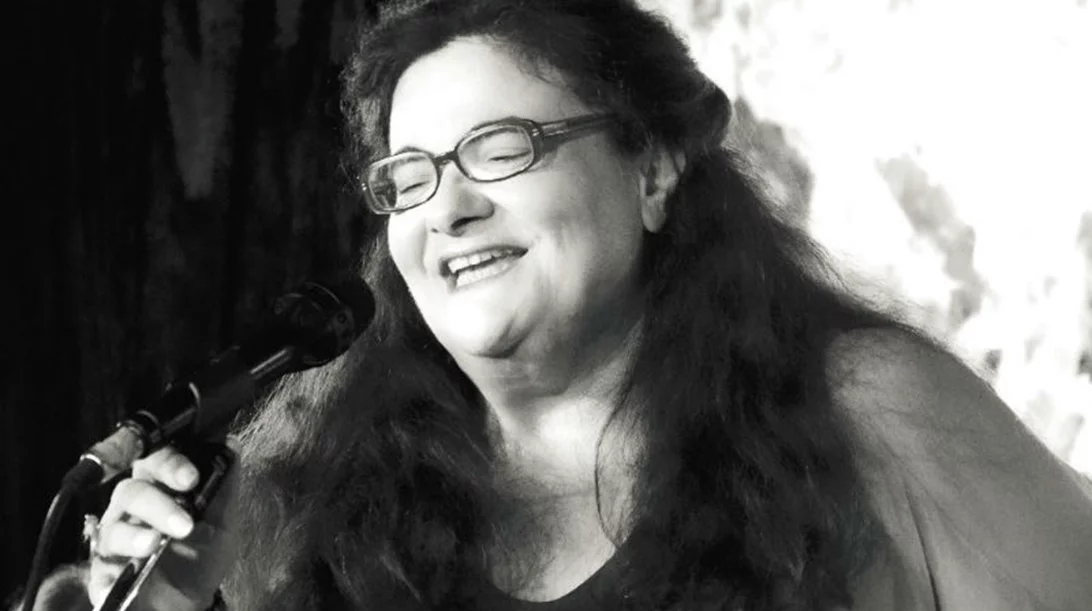 Το Αγγέλων Βήμα δίνει φωνή στις "Ρεμπέτισσες Ψυχές"