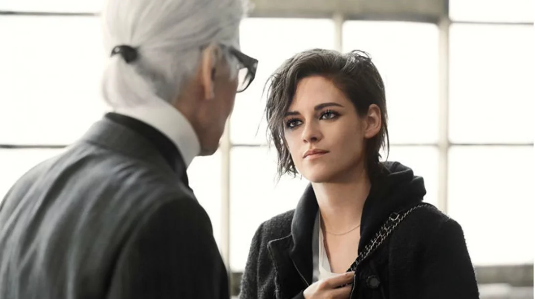 Kristen Stewart: Αναδεικνύει τις χορευτικές ικανότητες για χάρη του οίκου Chanel 