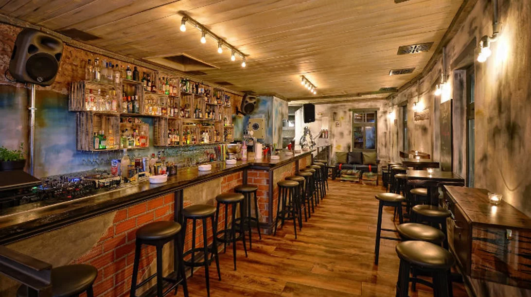 Fine drinking απ’ όλη την Ελλάδα στο «Theory»