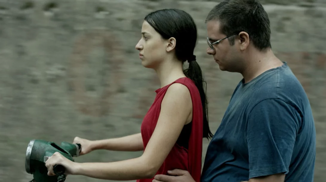 Ενάντια σε ένα «Φράγμα» στο τρέιλερ της νέας μικρού μήκους του Γιώργου Τελτζίδη