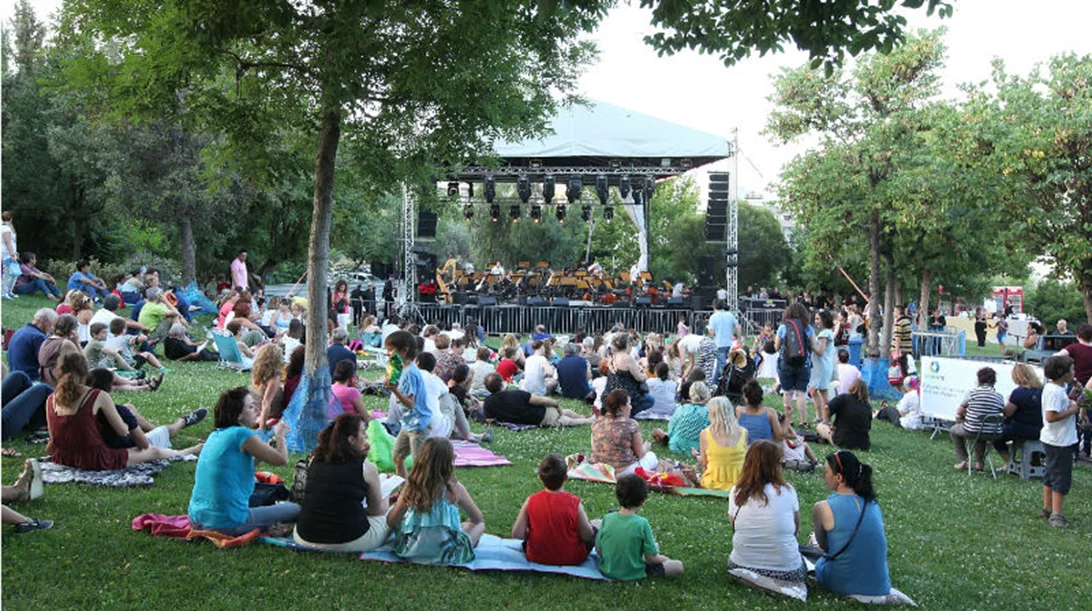 Ξανά στον Κήπο του Μεγάρου