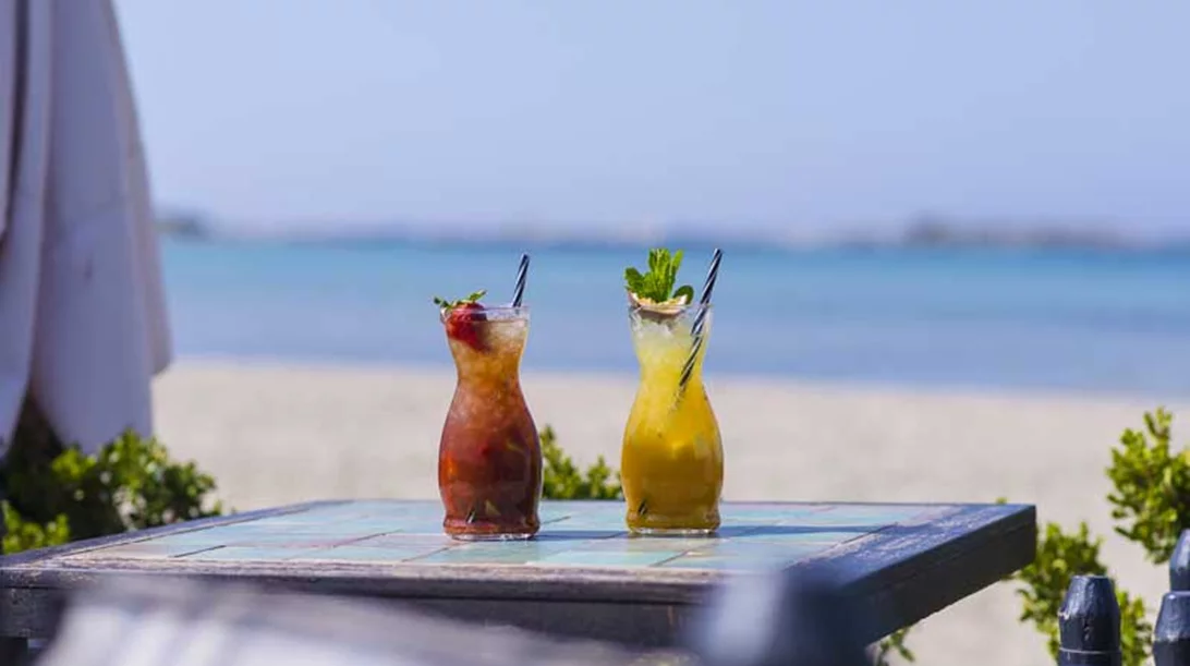 Balux Cafe The House Project: Διακοπές ένα βήμα  από το σπίτι σου