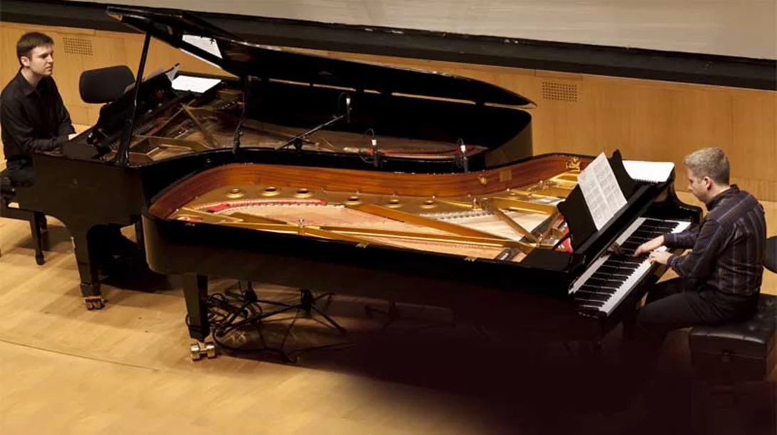 Σύγχρονες και ρομαντικές όψεις του πιάνου: για τα ρεσιτάλ Νάσου/Παληού και Καρποδίνη  