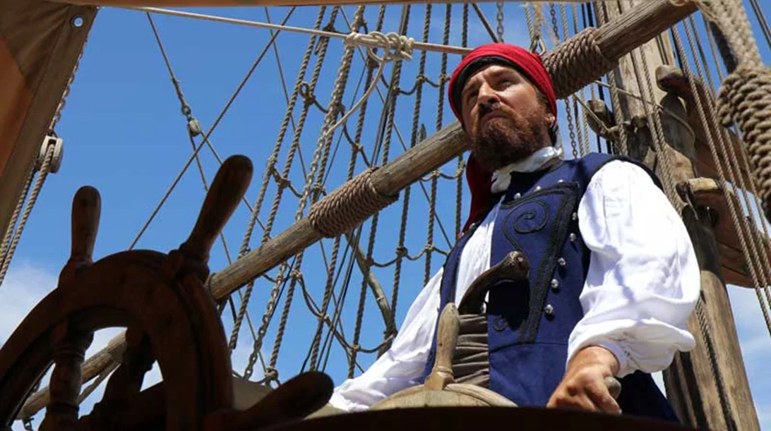 Ο Πάνος Κέκας μιλά για την πειρατική παράσταση «Γεώργιος Νέγρος - Ο τίγρης του Αιγαίου» που σαλπάρει ανά την Ελλάδα