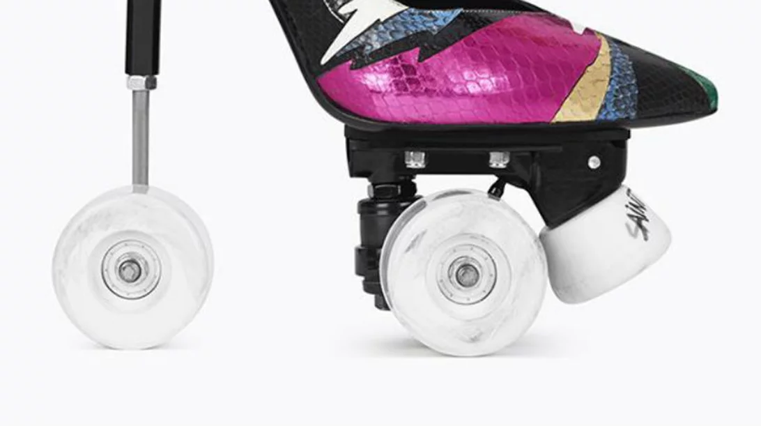 WOW! Ο Saint Laurent λανσάρει ψηλοτάκουνα rollers 