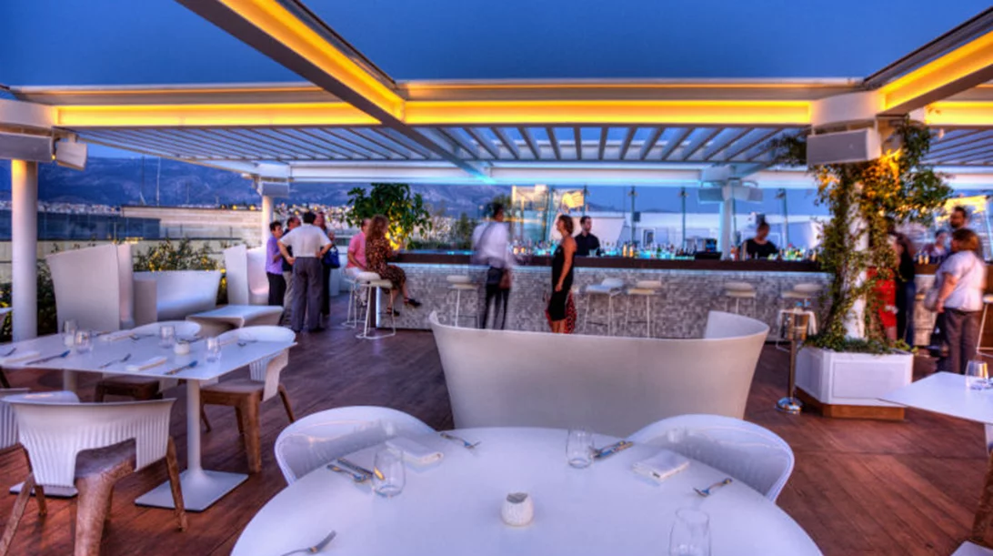 Το φαγητό του δρόμου ανεβαίνει στην ταράτσα