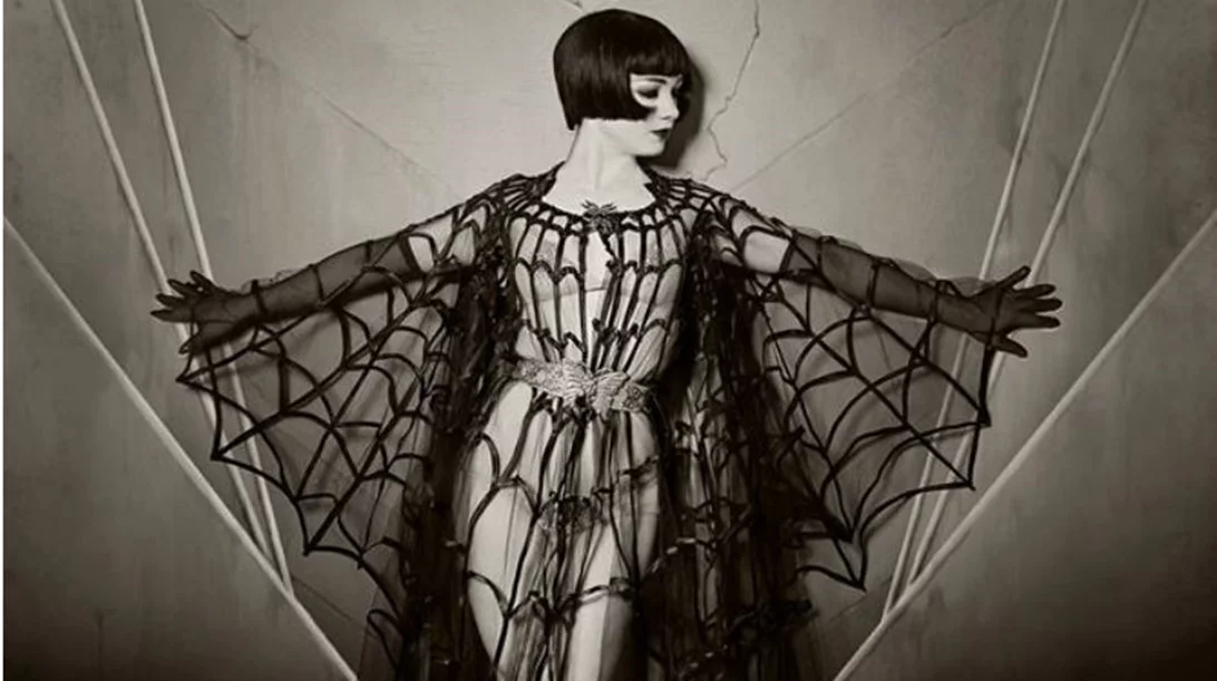 Το πρώτο Venus in Furs της σεζόν θα σε μαγέψει και θα σου κόψει την ανάσα