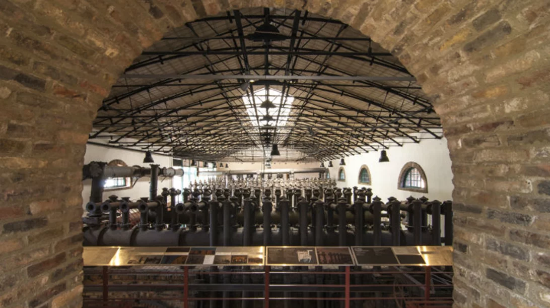 Ολόκληρη η ιστορία της βιομηχανίας της Αθήνας σε μια βόλτα στην Τεχνόπολη