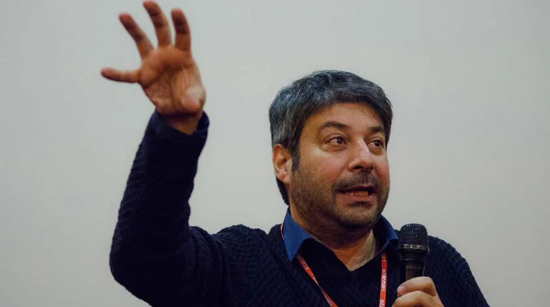 Ο Βασίλης Μαζωμένος μιλάει για το «Lines» και το δικαίωμα της Ελλάδας στην ελπίδα