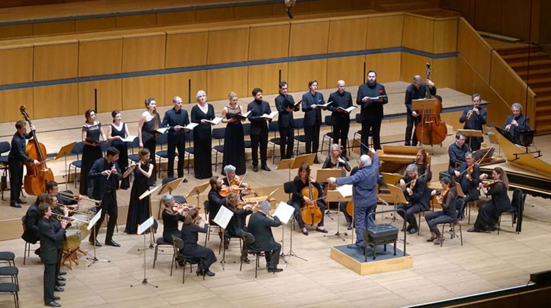 Αισιόδοξα Χριστούγεννα με ευρωπαϊκό αέρα στο Μέγαρο