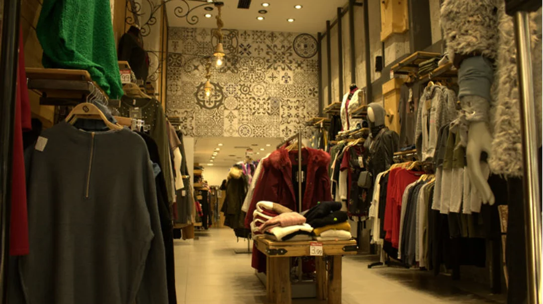 Τι ανακαλύψαμε στα καταστήματα της Χρεμωνίδου στο Παγκράτι; 