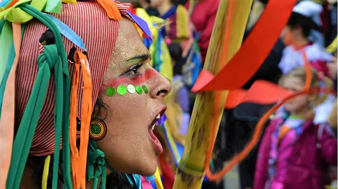 Αυτές είναι οι τελευταίες (και καλύτερες) ευκαιρίες για να κάψεις φέτος τον Καρνάβαλο