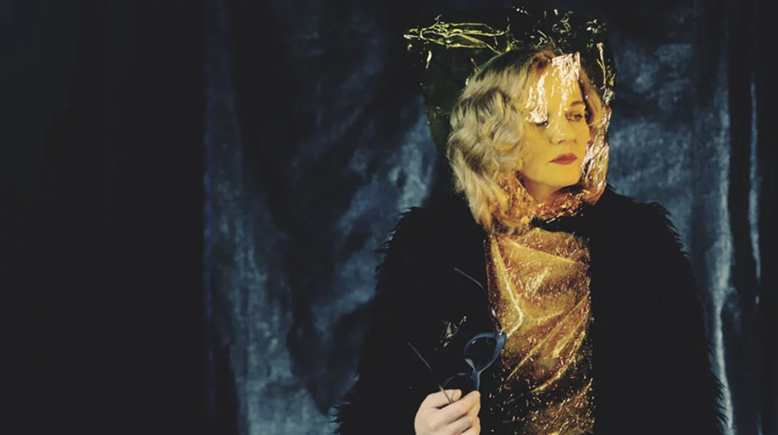 Για την Μαριάννα Κάλμπαρη η παράσταση είναι «ένα ζωντανό παιχνίδι»