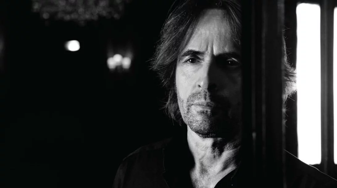 Το «Film Noir» του Βασίλη Λέκκα έχει πολλά χρώματα και αισθήματα